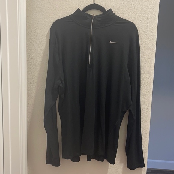 Nike Tops - Women’s Black Nike Pull over